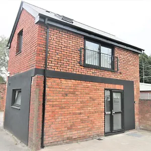 The Coach House - Free Private Parking - By Promise Apartment Cardiff
